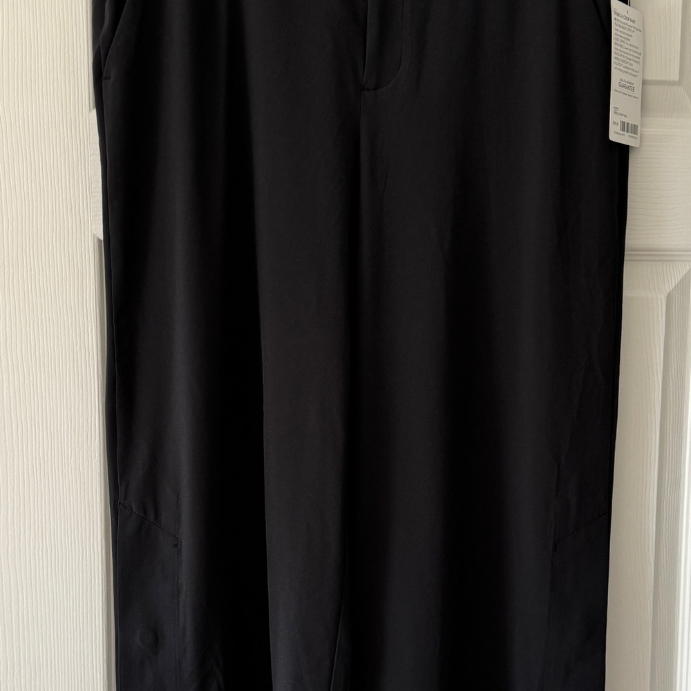 NWT  Size 12 T Athleta  Tribeca Crop Pant.